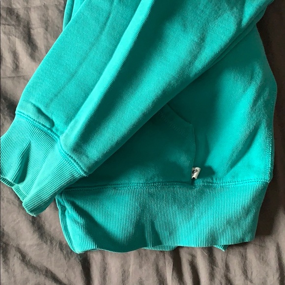 TNA hoodie - Picture 3 of 4